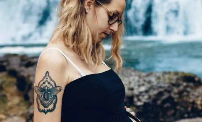 Séance photo grossesse en pleine nature en Franche-Comté, Besançon, TAILS PHOTOGRAPHIE