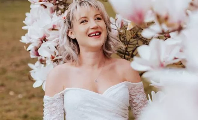 Séance photo grossesse fleurie à Besançon, Besançon, TAILS PHOTOGRAPHIE