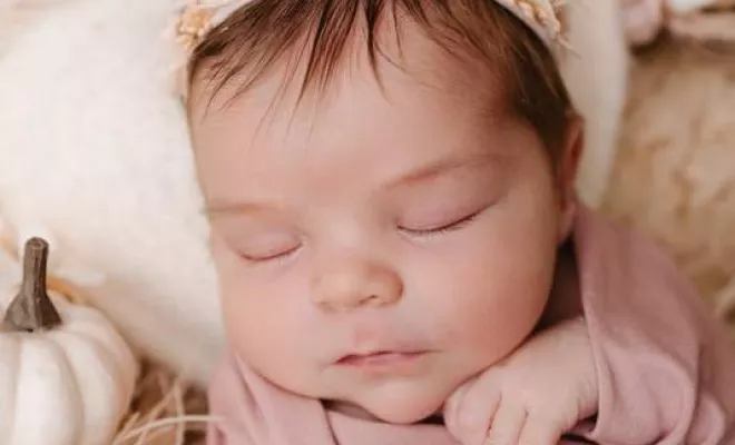 Séance photo naissance fleuri à Besançon, Besançon, TAILS PHOTOGRAPHIE