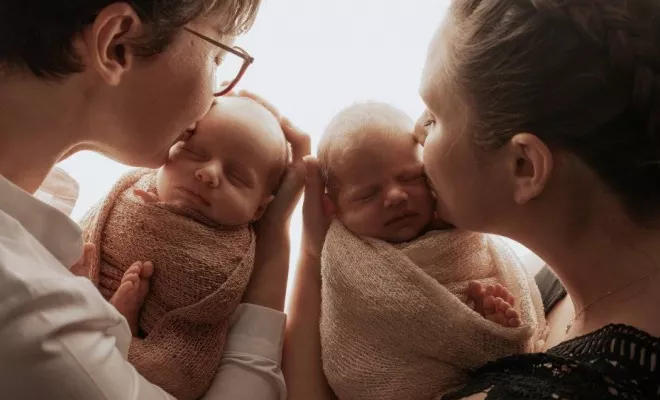 Séance photo naissance jumeaux en studio à Besançon, Besançon, TAILS PHOTOGRAPHIE