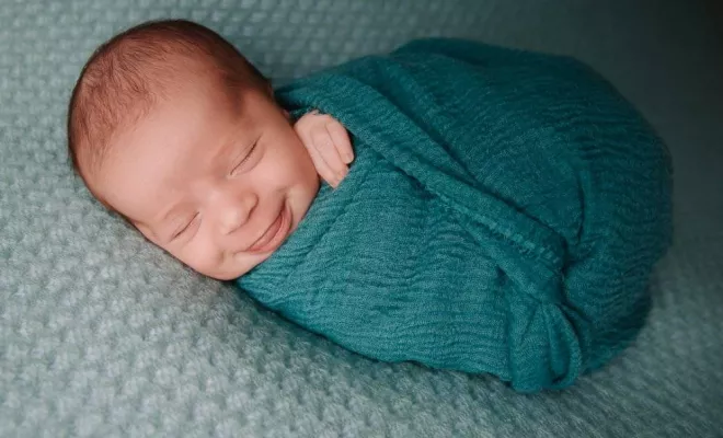 Séance photo nouveau né en studio à Besançon, Besançon, TAILS PHOTOGRAPHIE