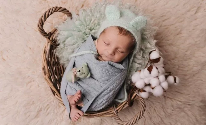 Séance photo nouveau né en studio en Franche-Comté, Besançon, TAILS PHOTOGRAPHIE