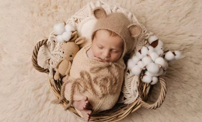 Séance photo nouveau né en studio en Franche-Comté, Besançon, TAILS PHOTOGRAPHIE