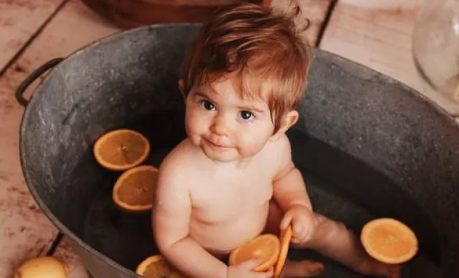 Shooting anniversaire & bain bébé en studio à Besançon, Besançon, TAILS PHOTOGRAPHIE