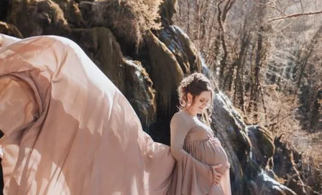 Shooting grossesse à la Cascade des Tufs à Arbois, Besançon, TAILS PHOTOGRAPHIE