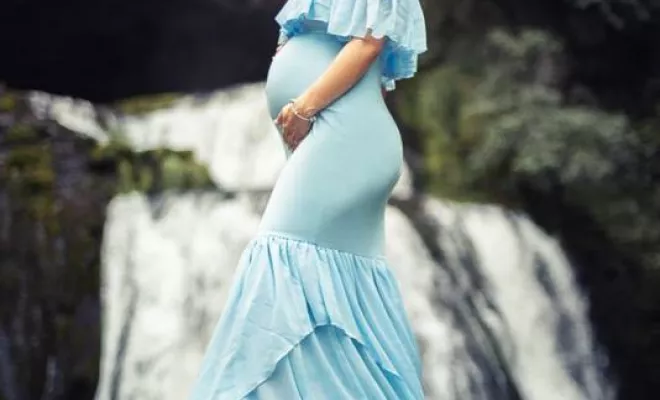 Shooting grossesse à la Source du Lison dans le Doubs, Besançon, TAILS PHOTOGRAPHIE