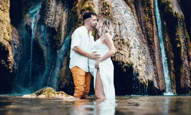 Shooting grossesse couple en Franche Comté, Besançon, TAILS PHOTOGRAPHIE