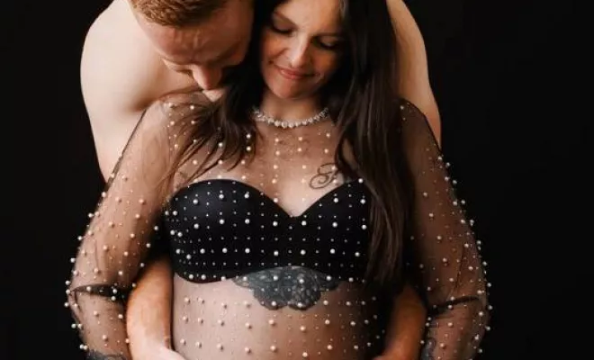 Shooting grossesse en couple à Besançon, Besançon, TAILS PHOTOGRAPHIE