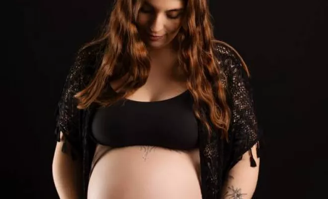 Shooting grossesse en couple à Besançon, Besançon, TAILS PHOTOGRAPHIE