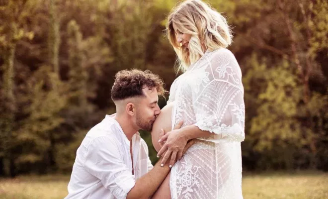 Shooting grossesse en pleine nature en Franche Comté, Besançon, TAILS PHOTOGRAPHIE