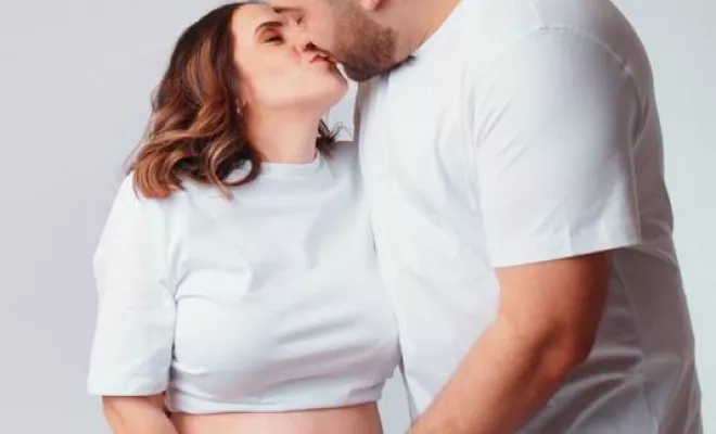 Shooting Grossesse En Studio En Couple À Besançon, Besançon, TAILS PHOTOGRAPHIE