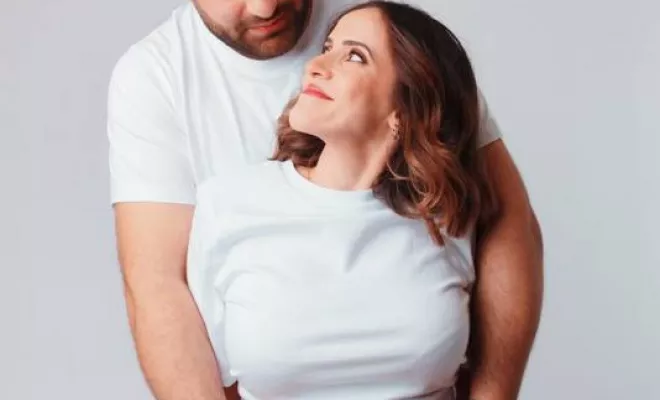 Shooting Grossesse En Studio En Couple À Besançon, Besançon, TAILS PHOTOGRAPHIE