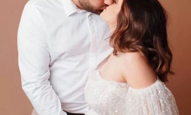 Shooting Grossesse En Studio En Couple À Besançon, Besançon, TAILS PHOTOGRAPHIE