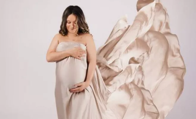 Shooting grossesse glamour en studio à Besançon, Besançon, TAILS PHOTOGRAPHIE