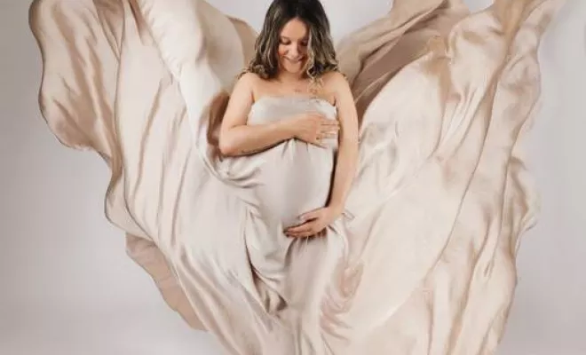 Shooting grossesse glamour en studio à Besançon, Besançon, TAILS PHOTOGRAPHIE