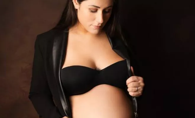 Shooting grossesse glamour en studio à Besançon, Besançon, TAILS PHOTOGRAPHIE