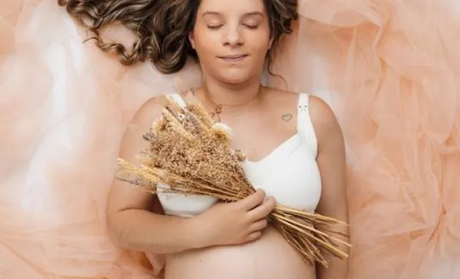 Shooting grossesse glamour en studio à Besançon, Besançon, TAILS PHOTOGRAPHIE