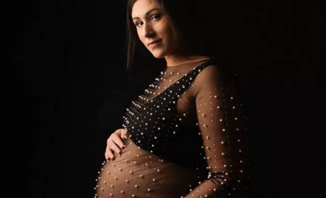 Shooting grossesse glamour en studio à Besançon, Besançon, TAILS PHOTOGRAPHIE