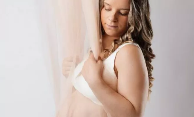 Shooting grossesse glamour en studio à Besançon, Besançon, TAILS PHOTOGRAPHIE