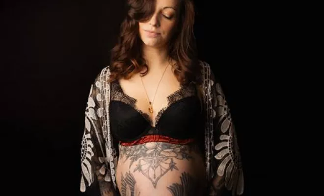 Shooting grossesse glamour rock à Besançon, Besançon, TAILS PHOTOGRAPHIE