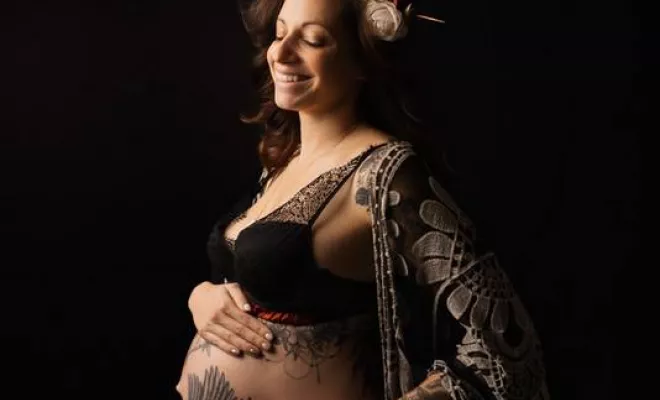 Shooting grossesse glamour rock à Besançon, Besançon, TAILS PHOTOGRAPHIE