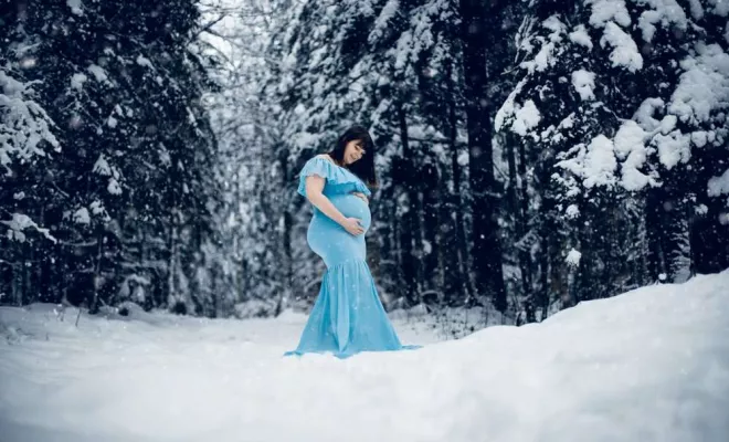 Shooting grossesse hivernal à Pontarlier, Besançon, TAILS PHOTOGRAPHIE