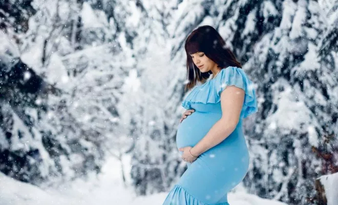 Shooting grossesse hivernal à Pontarlier, Besançon, TAILS PHOTOGRAPHIE