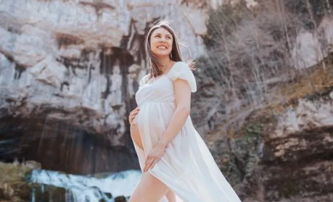 Shooting Grossesse Source du Lison en Franche-Comté, Besançon, TAILS PHOTOGRAPHIE