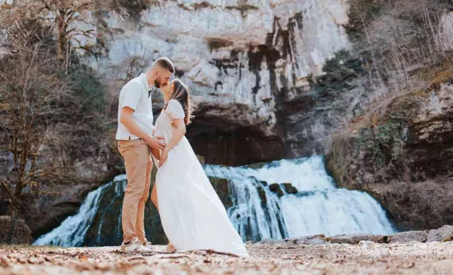 Shooting Grossesse Source du Lison en Franche-Comté, Besançon, TAILS PHOTOGRAPHIE