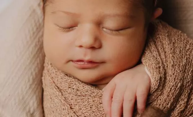Shooting naissance en studio en Franche-Comté, Besançon, TAILS PHOTOGRAPHIE