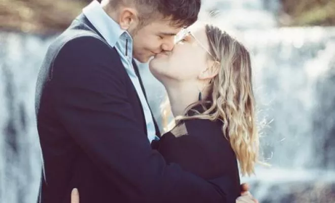 Shooting photo couple en pleine nature, Besançon, TAILS PHOTOGRAPHIE