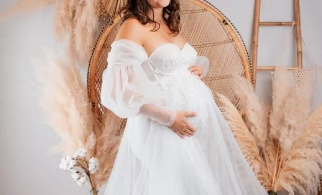 Shooting photo grossesse avec robes de créateurs en studio à Besançon, Besançon, TAILS PHOTOGRAPHIE