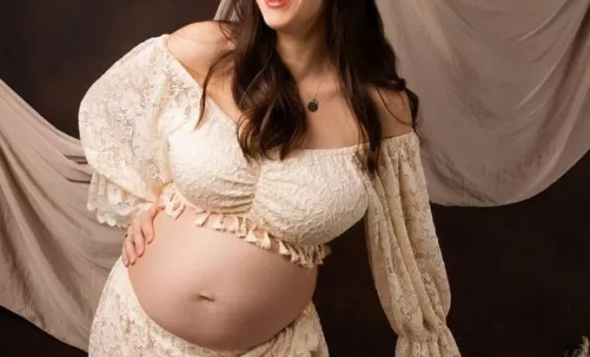 Shooting photo grossesse en studio avec mise en beauté à Besançon, Besançon, TAILS PHOTOGRAPHIE