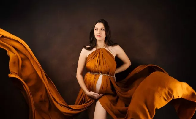 Shooting photo grossesse en studio avec mise en beauté à Besançon, Besançon, TAILS PHOTOGRAPHIE