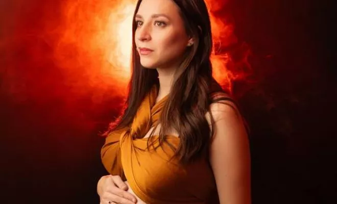 Shooting photo grossesse en studio avec mise en beauté à Besançon, Besançon, TAILS PHOTOGRAPHIE