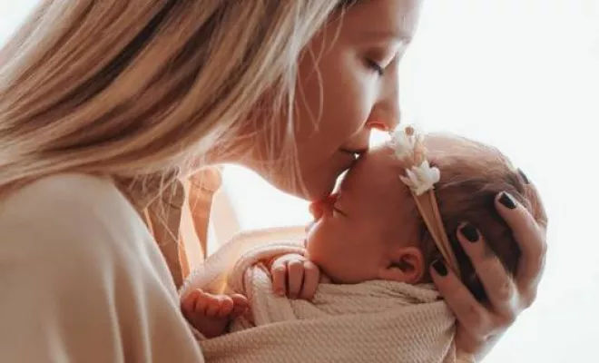 Shooting photo naissance en famille à Besançon, Besançon, TAILS PHOTOGRAPHIE