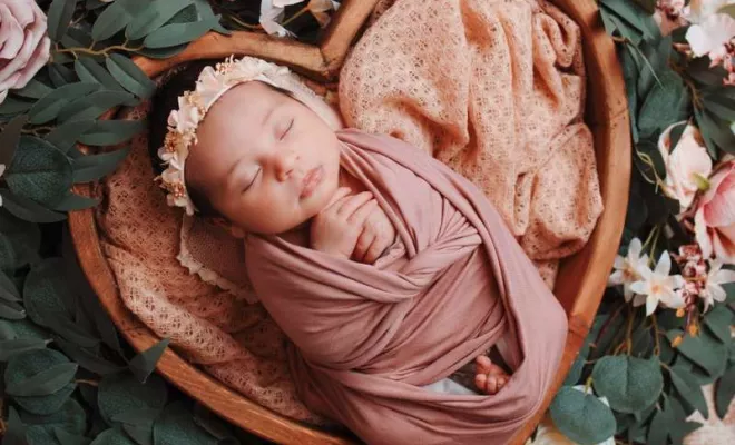 Shooting photo nouveau né à Besançon, Besançon, TAILS PHOTOGRAPHIE