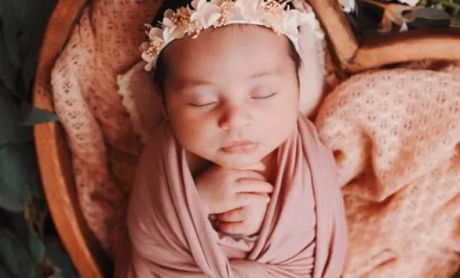 Shooting photo nouveau né à Besançon, Besançon, TAILS PHOTOGRAPHIE