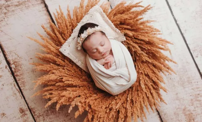 Shooting photo nouveau né à Besançon, Besançon, TAILS PHOTOGRAPHIE