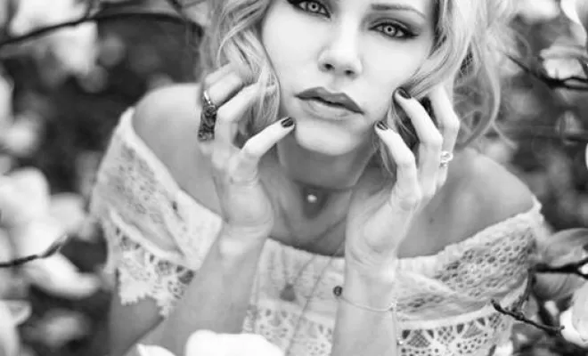 Shooting portrait femme fleurie, Besançon, TAILS PHOTOGRAPHIE