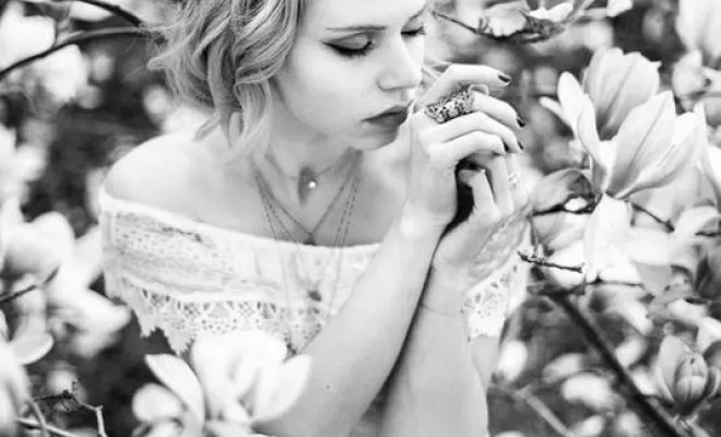 Shooting portrait femme fleurie, Besançon, TAILS PHOTOGRAPHIE