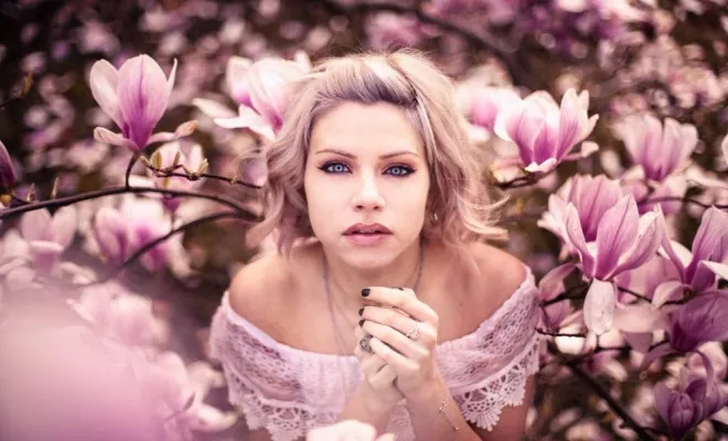 Shooting portrait femme fleurie, Besançon, TAILS PHOTOGRAPHIE