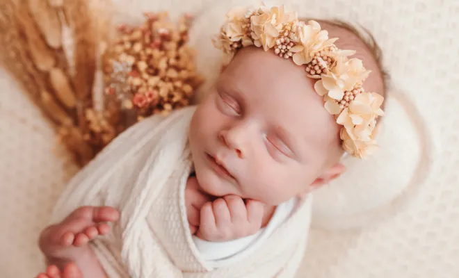 Shooting naissance bébé en studio à Besançon