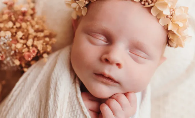 Shooting naissance bébé en studio à Besançon
