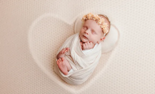 Shooting naissance bébé en studio à Besançon