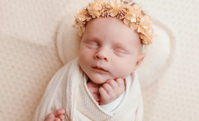 Shooting naissance bébé en studio à Besançon