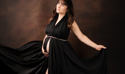 Photographe professionnelle séance photo grossesse en studio à Besançon
