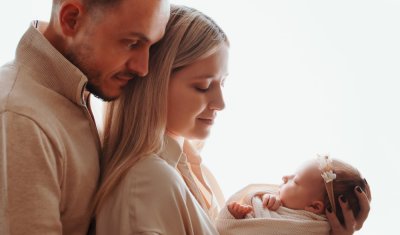 Shooting photo naissance en famille à Besançon