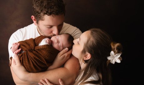 Photographe pour shooting photo naissance en famille à Besançon