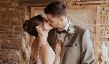 Photographe professionnelle de mariage bohème en Franche-Comté